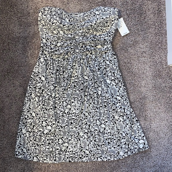 Bootlegger Strapless Summer Dress - Picture 2 of 4